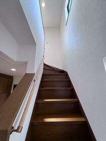 桜丘町　中古一戸建ての内装|階段
■物件内覧・資金計画相談・住宅ローン相談、リフォーム相談、お問合せ受付中■
※当日・翌日のご内覧、ご相談はお電話でのお問合せがスムーズです！