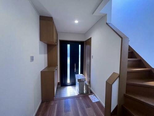 桜丘町　中古一戸建ての玄関|■物件内覧・資金計画相談・住宅ローン相談、リフォーム相談、お問合せ受付中■
※当日・翌日のご内覧、ご相談はお電話でのお問合せがスムーズです！