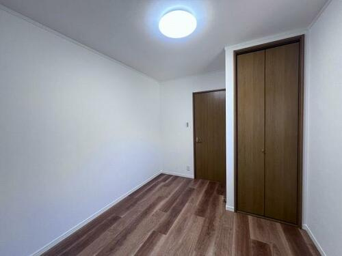 桜丘町　中古一戸建ての収納|洋室のクローゼット
■物件内覧・資金計画相談・住宅ローン相談、リフォーム相談、お問合せ受付中■
※当日・翌日のご内覧、ご相談はお電話でのお問合せがスムーズです！