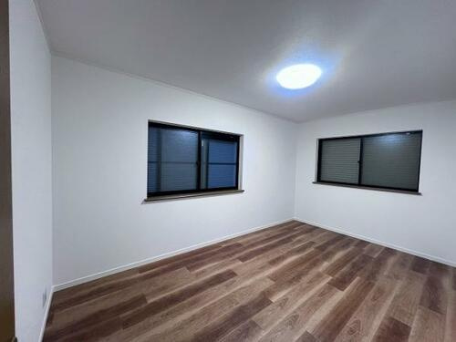 桜丘町　中古一戸建ての子供部屋|洋室7.5帖
■物件内覧・資金計画相談・住宅ローン相談、リフォーム相談、お問合せ受付中■
※当日・翌日のご内覧、ご相談はお電話でのお問合せがスムーズです！