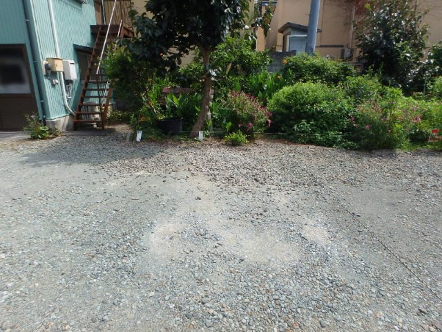 南伊豆町加納貸家の駐車場