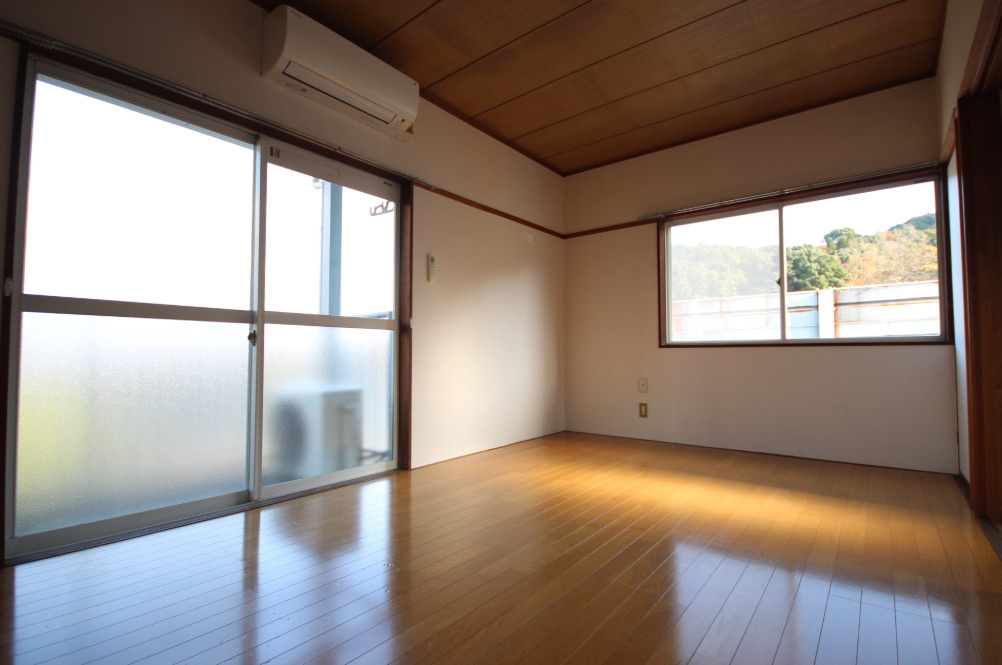 センチュリー山川の居間・リビング