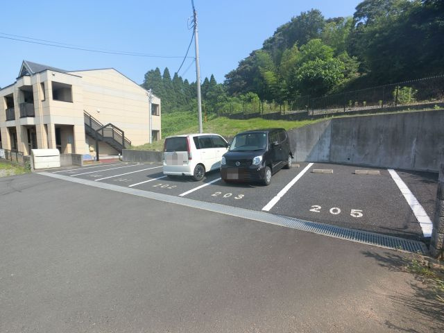 【駐車場】