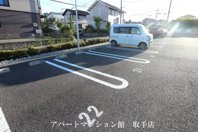 アムールゆめみ野Bの駐車場