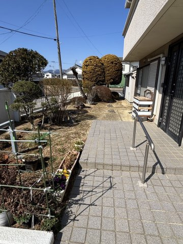 錦町上中田【５LLDDKK】駐車場６台の庭