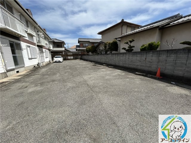 クロスロードの駐車場