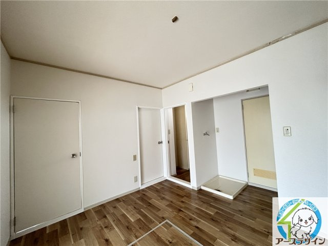 クロスロードの洋室