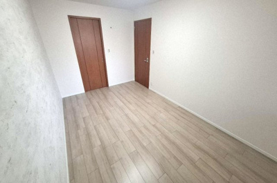 【洋室】 | ルネフェリアス堺鳳 | 落ち着いた色調の洋室です