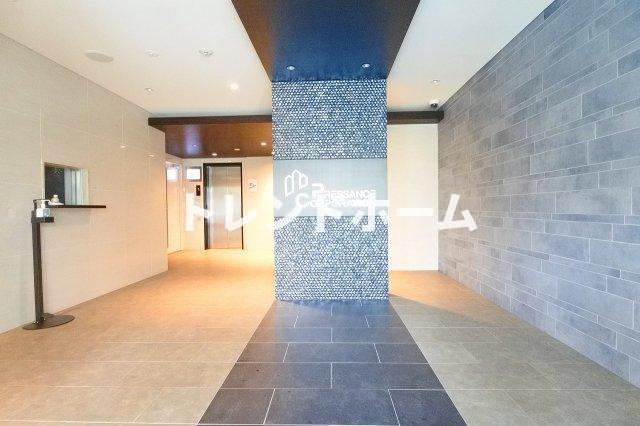 プレサンス難波フィールドのエントランス|選べる家電プランあり！！