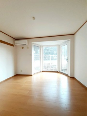 【居間・リビング】 | アメニティハイムＩ | 使いやすいリビングです