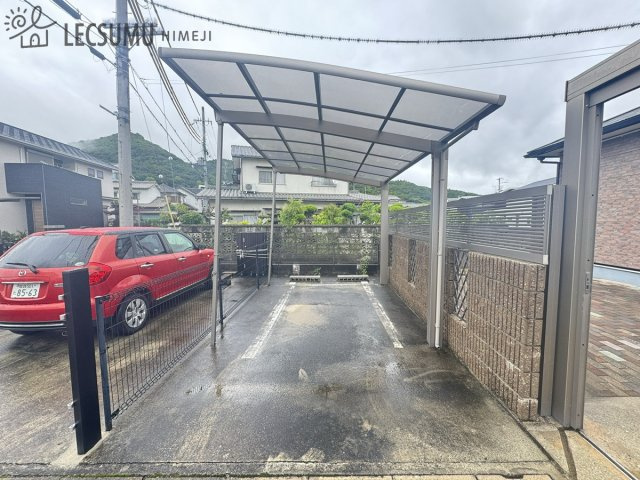 姫路市書写／中古戸建の駐車場