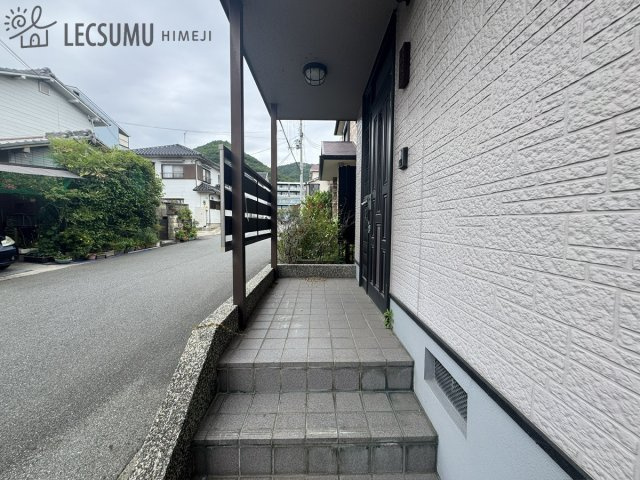 姫路市書写／中古戸建の玄関