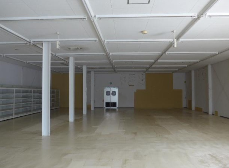 東村山市恩多町５丁目の倉庫の内装