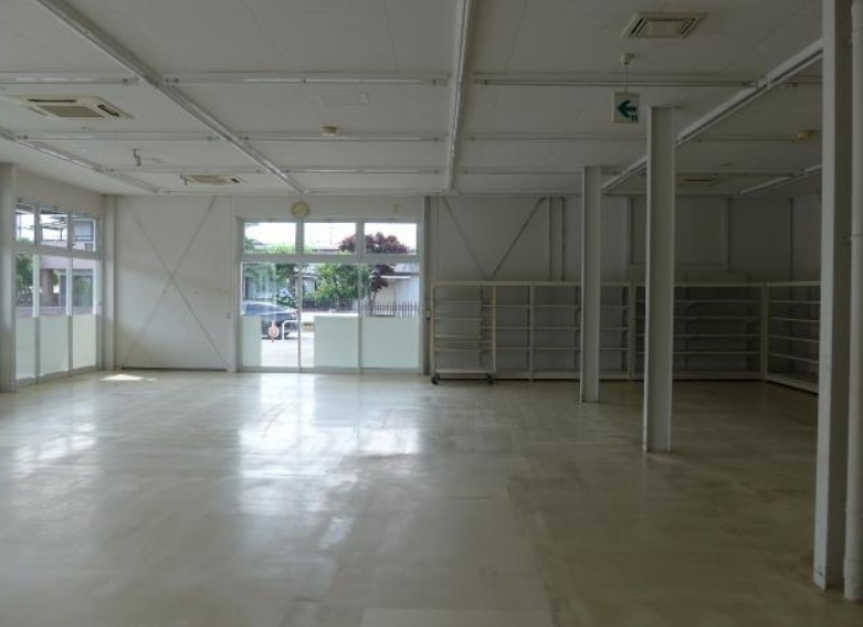 東村山市恩多町５丁目の倉庫の内装