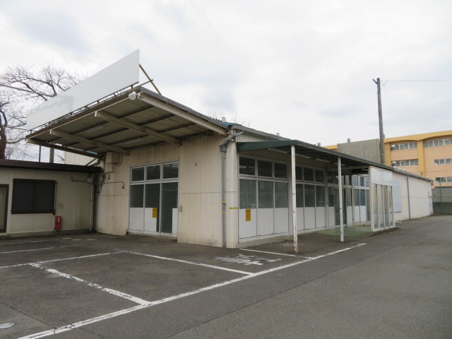 東村山市恩多町５丁目の倉庫の外観