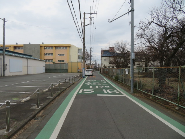 東村山市恩多町５丁目の倉庫の周辺
