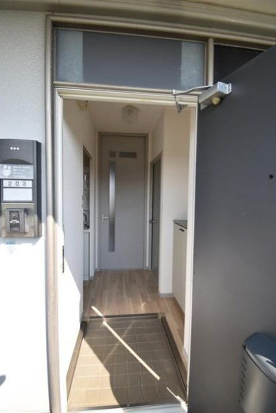 ハイツナカノの玄関