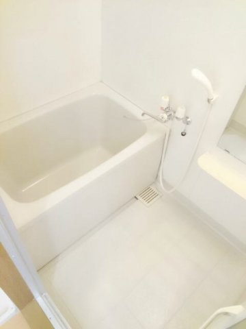 フローラルＹＭの浴室|日々の疲れを癒すお風呂付です
