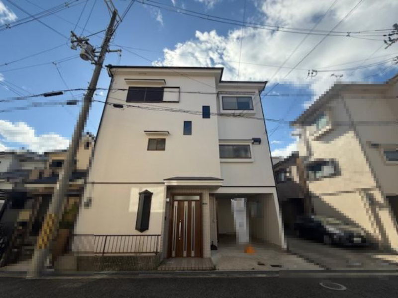 私部5丁目　中古一戸建ての外観|新しい生活にいかがでしょうか？外観はお住まいの顔になります。こだわりたいポイントですね。外壁塗装や屋根塗装のご相談も承っております。
■現地内覧・資金計画相談・住宅ローン相談もお問合せ受付中■