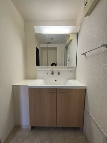 川越市仙波町3丁目　リフォーム済み中古マンション　東武東上線『川越駅』徒歩18分　【第一小学区】の独立洗面台