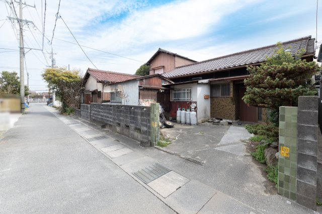 津市上浜町4丁目の前面道路含む現地写真