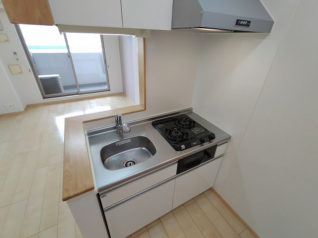 神戸市長田区大橋町８丁目の賃貸マンションのキッチン|システムキッチン（ガス２口）