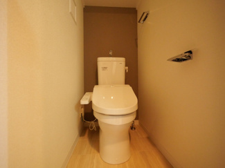 【トイレ】 | プレサンス新町ウィズ　ジョイ | 落ち着いた色調のトイレです