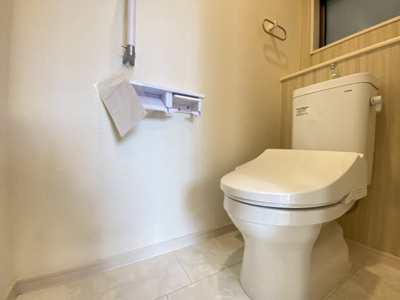 【玄関】 | 沖縄市南桃原（全8棟）1・2・3号棟 | 1号棟　十分な収納付き玄関♪