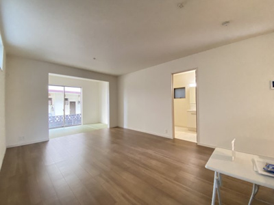 【居間・リビング】 | 沖縄市南桃原（全8棟）1・2・3号棟 | 1号棟　LDK15帖♪