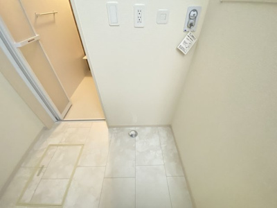 【ランドリースペース】 | 沖縄市南桃原（全8棟）1・2・3号棟 | 1号棟　洗濯機置き場♪