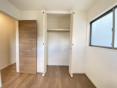 【収納】 | 沖縄市南桃原（全8棟）1・2・3号棟 | 1号棟　洋室4.5帖＋CL付き♪