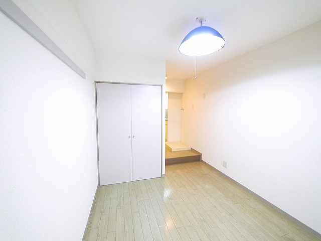 プレステージ富雄の洋室|広々とした洋室です