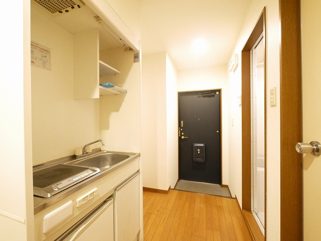 プレステージ富雄の玄関|収納もある玄関です