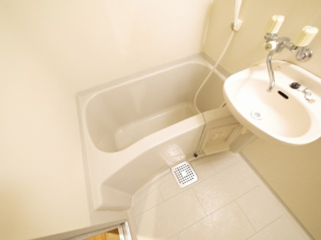 プレステージ富雄の浴室|日々の暮らしに欠かせないお風呂です