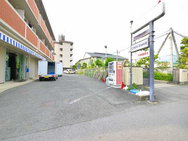 カーサエンメ駐車場