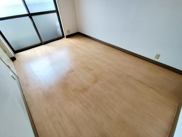 エンゼルハイツの洋室