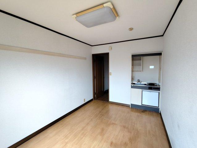 エンゼルハイツの洋室