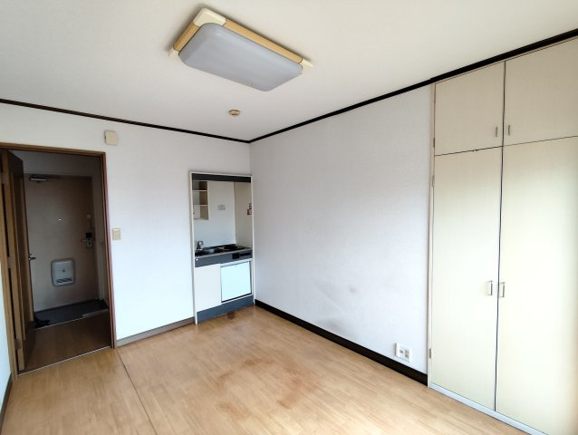 エンゼルハイツの洋室