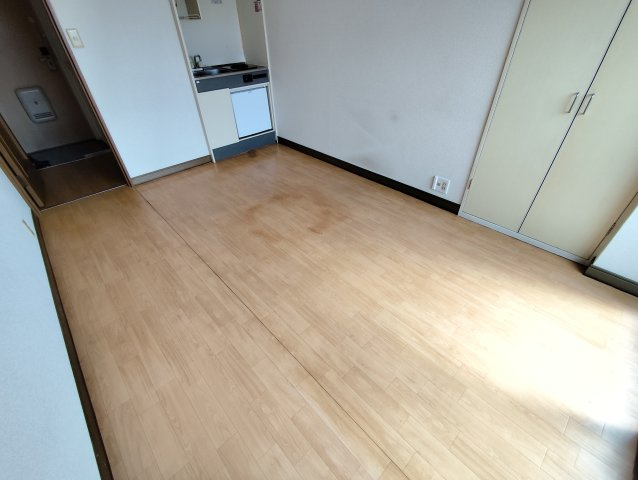 エンゼルハイツの洋室