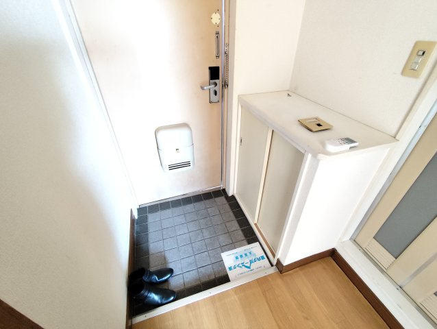 エンゼルハイツの玄関