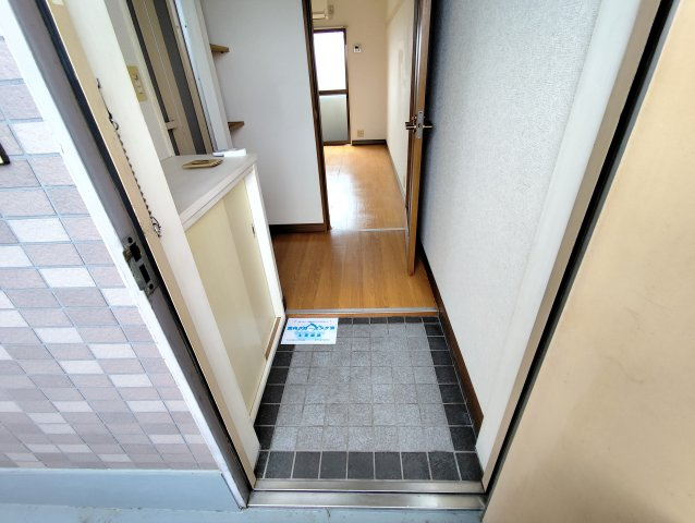 エンゼルハイツの玄関