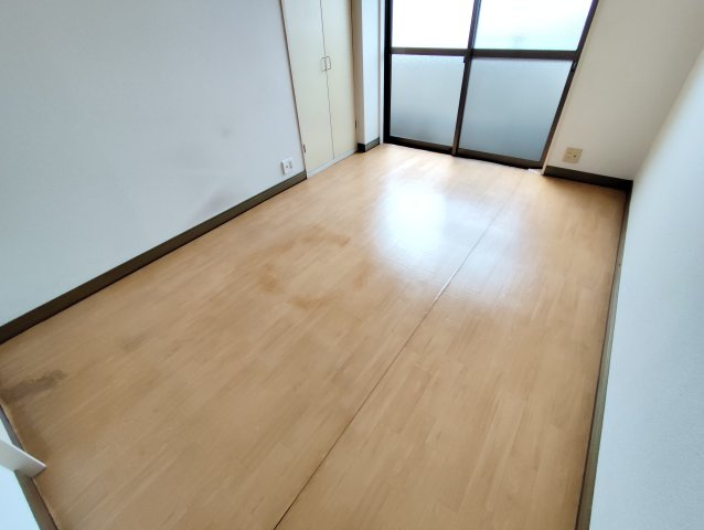 エンゼルハイツの洋室