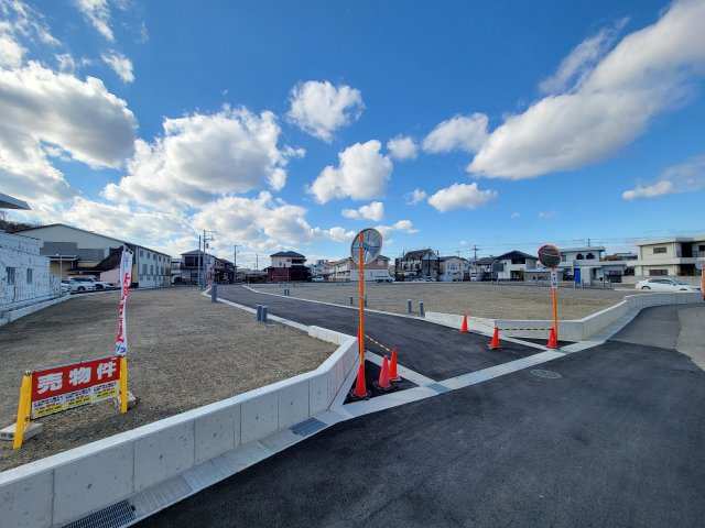 ライフフィールド宮街道Ⅱの前面道路含む現地写真