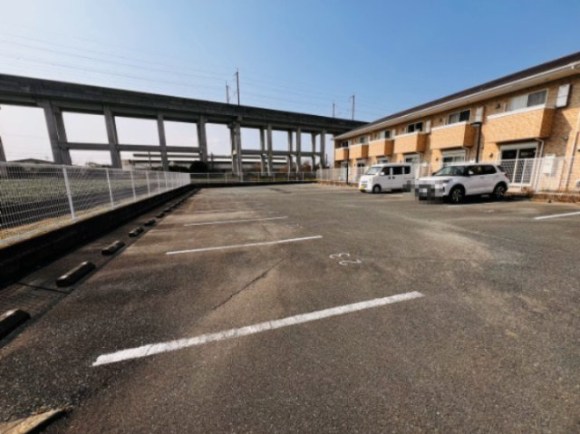 フローラの駐車場