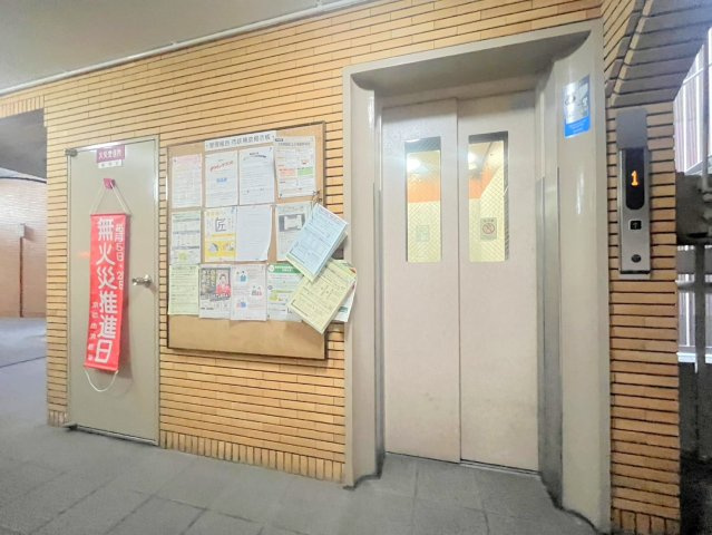 ◆２０２５年３月リノベーション済の美室◆市バスまで徒歩２分の好立地◆眺望良好◆ハイツ千本一条のその他共用部分|エレベーター