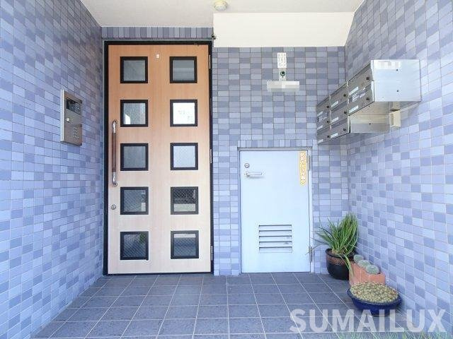 熊本市東区月出２丁目の賃貸マンションのエントランス