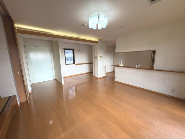 熊本市東区月出２丁目の賃貸マンションの居間・リビング