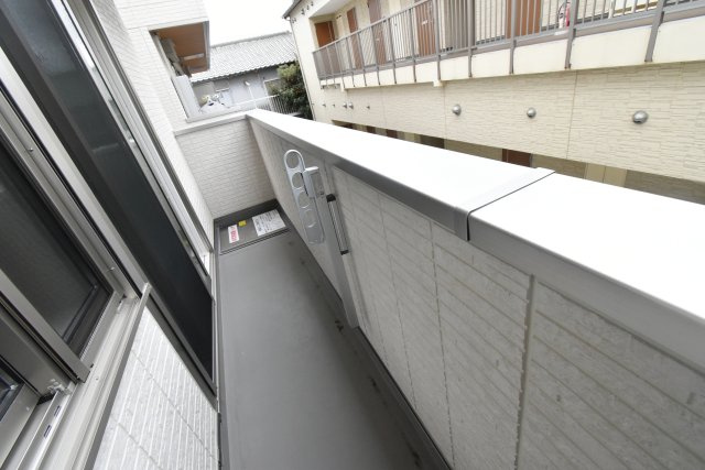 コンフィエ鳴尾のバルコニー