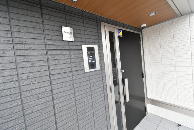 コンフィエ鳴尾のエントランス