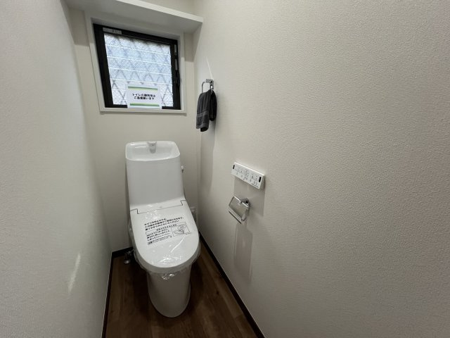 オール電化の良さ、知っていますか？【戸塚区前田町】リフォーム戸建のトイレ|落ち着いた色調のトイレです